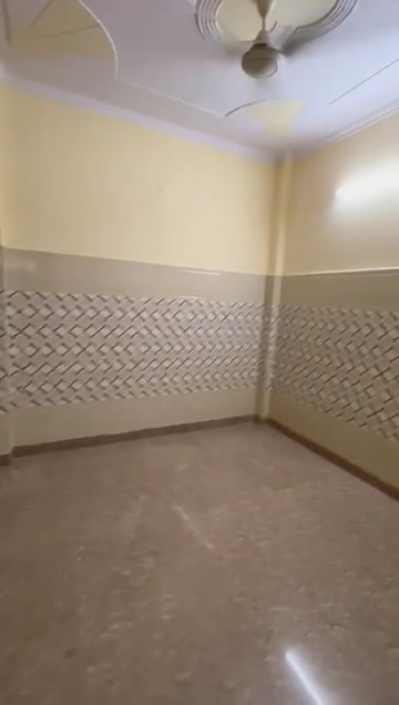 Bathroom in 2.5 BHK Builder Floor at Mayur Vihar Phase 1 – for Rent