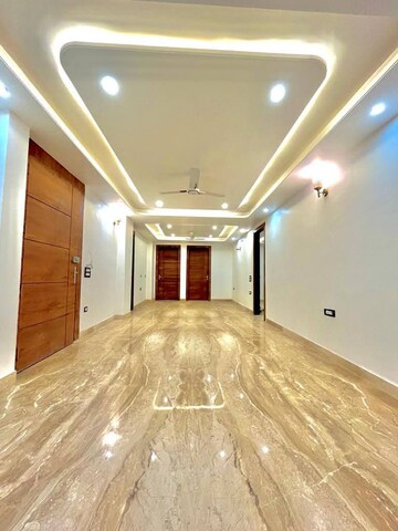 Building Lobby in 3 BHK Apartment at Emaar Emerald Floors Premier, Sector 65 – for Rent