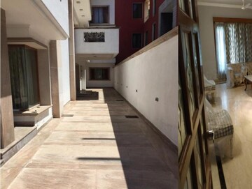 Balcony in 2 BHK Villa at RWA Apartments Sector 40, Sector 40 – for Rent
