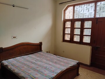 Bedroom in 2 BHK Builder Floor at RWA Apartments Sector 40, Sector 40 – for Rent