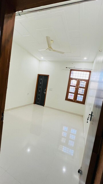 Master Bedroom in 2 BHK Builder Floor at Indra Nagar Colony – for Rent