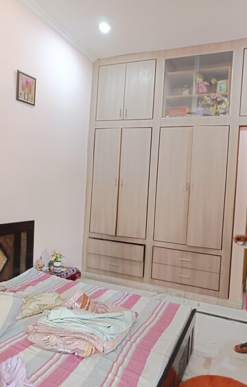 Furnished Amenities in 2 BHK Builder Floor at Indra Nagar Colony – for Rent
