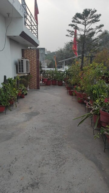 1 BHK Villa – Exterior View View at Aliganj - for Rent