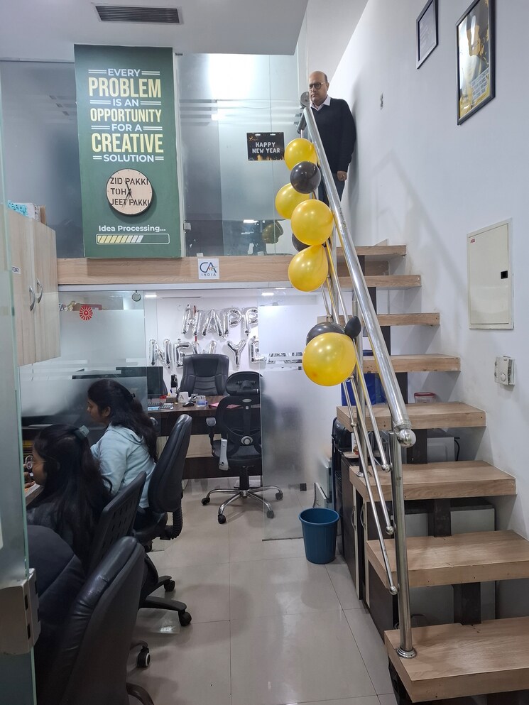 Team Area, netaji subhash place Commercial Office Space 350 Sq.Ft. In Netaji Subhash Place Delhi 8034692