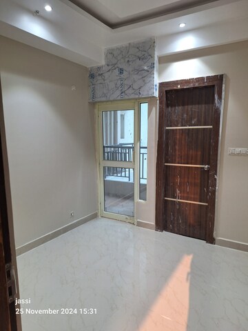 Room in 2 BHK Apartment at Mahagun Mywoods, Sector 16c Greater Noida – for Sale