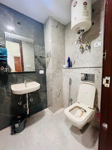 Bathroom in 3 BHK Builder Floor at Palm Residency Chhatarpur, Chattarpur – for Rent