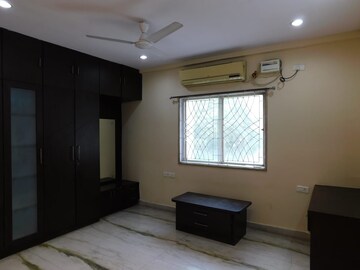 Room in 3 BHK Apartment at Madhapur – for Sale