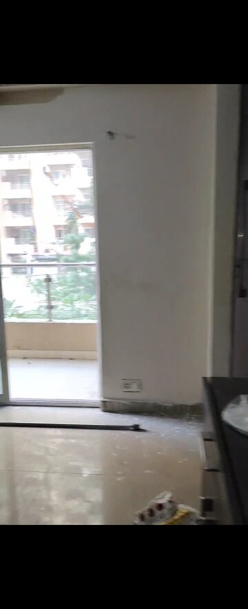 Room in 3 BHK Apartment at Gaurs Cascades, Raj Nagar Extension – for Rent