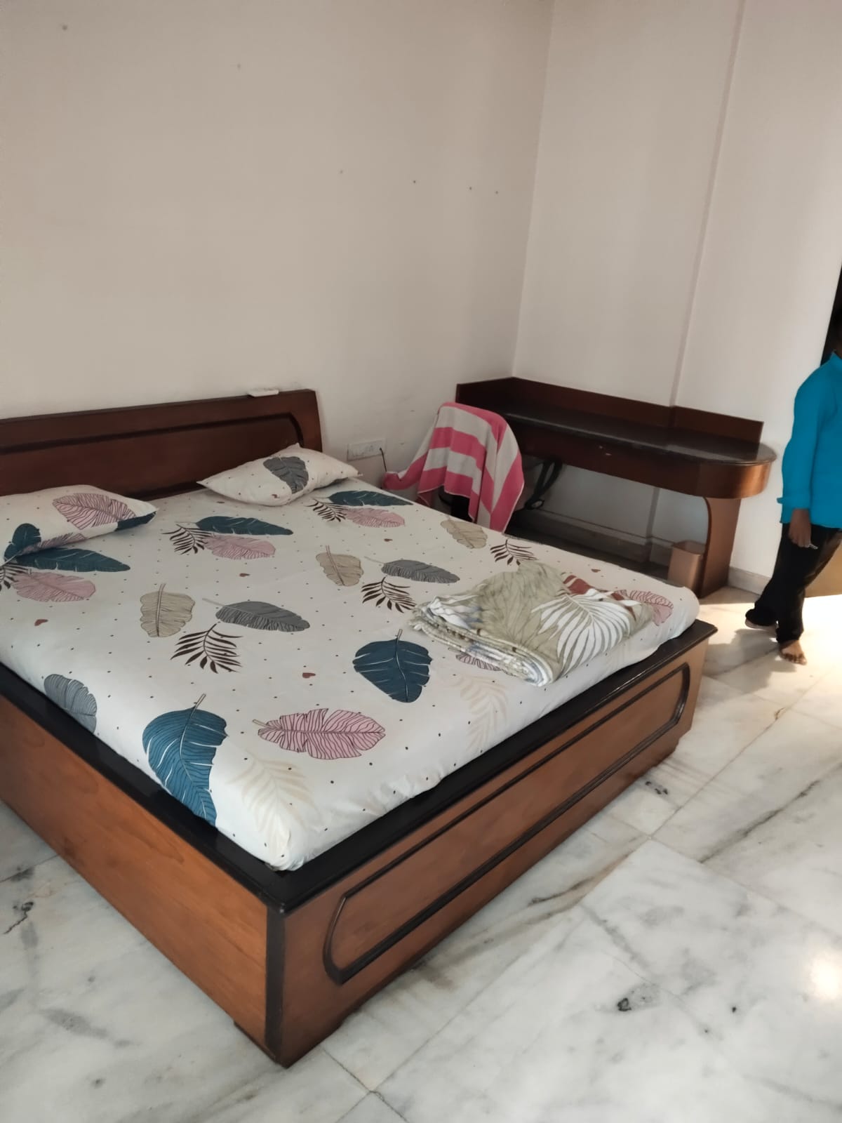 3 BHK + Servant Room Apartment For Sale in Colaba 