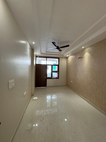 Building Lobby in 5 BHK Villa at Gokulpura – for Sale