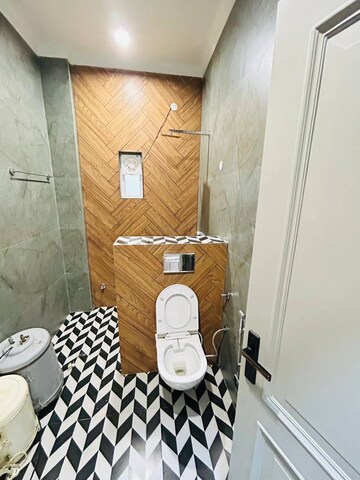 Furnished Amenities in 3 BHK Apartment at Freedom Fighters Enclave – for Rent