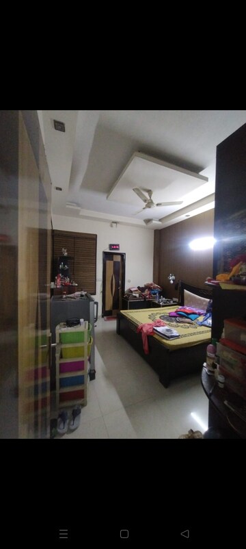 Master Bedroom in 3 BHK Builder Floor at Vasundhara Sector 1 – for Sale