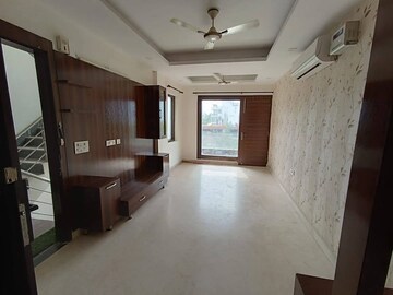 3 BHK Builder Floor For Rent in Sector 7