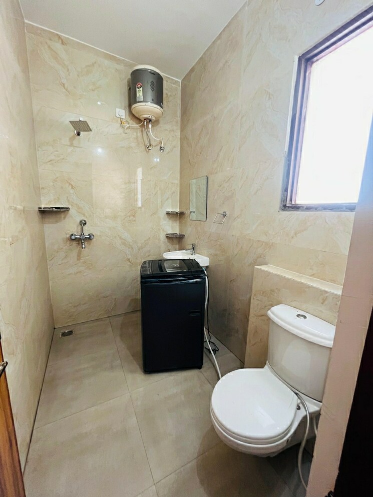 Bathroom, dasmesh nagar 3 Bedroom 1500 Sq.Ft. Builder Floor In Dasmesh Nagar Kharar 8035278
