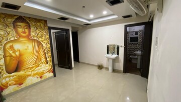 Room in 3 BHK Apartment at Morabadi – for Rent