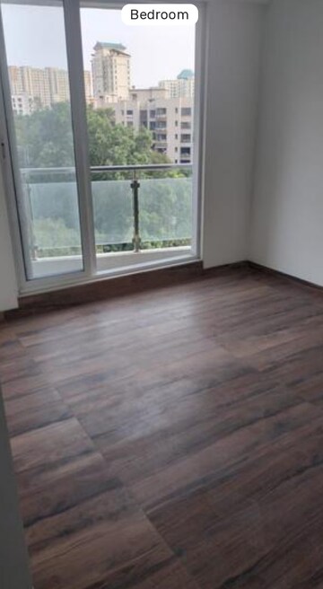 Room in 2 BHK Apartment at Rosa Manhattan, Ghodbunder Road – for Rent