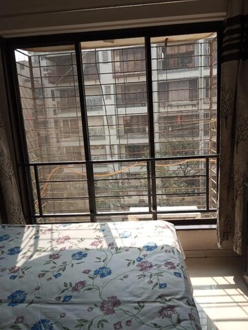 Room in 2 BHK Apartment at Sindhi Society, Chembur – for Rent