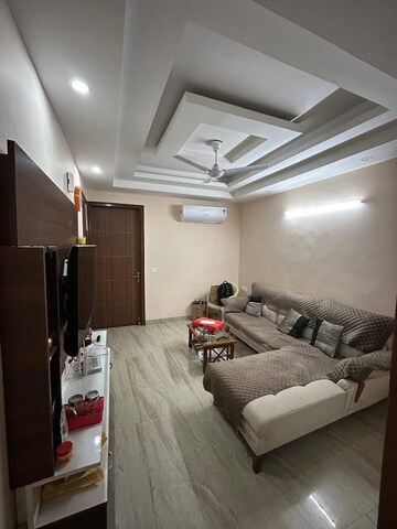 Bedroom in 2 BHK Builder Floor at Sector 9 – for Rent