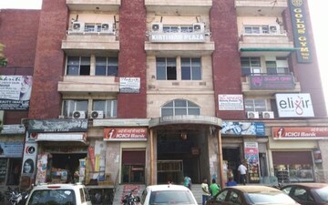 Shop For Rent in Sector 18