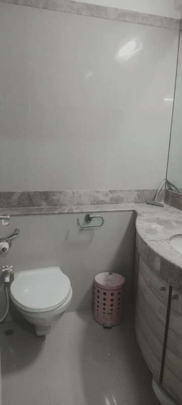  2 BHK Apartment at Raheja Sherwood, Goregaon East – for Rent