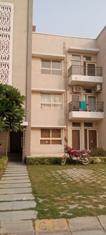 3 BHK Builder Floor – Exterior View View at BPTP Parkland Pride Phase 2, Sector 77 - for Sale