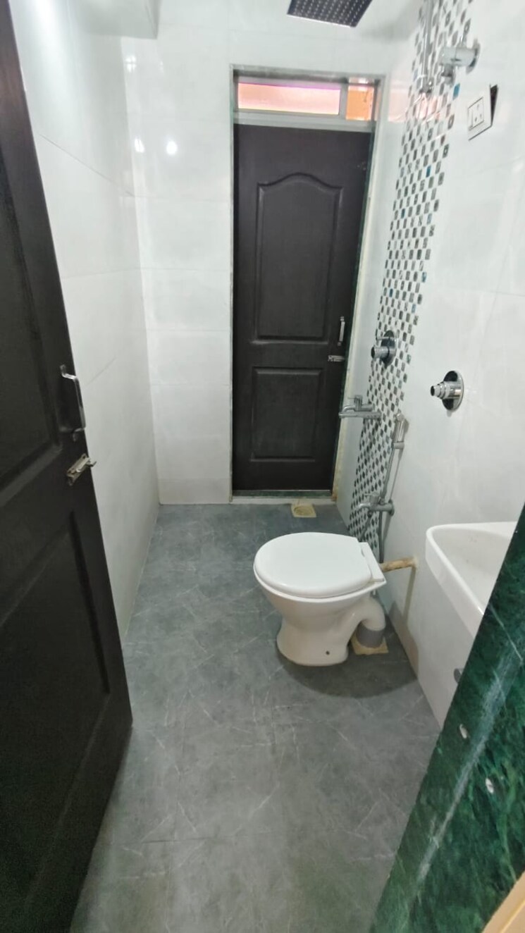 Bathroom, ekdant-anmol-oasis 2 Bedroom 735 Sq.Ft. Apartment In Naupada Thane 8035523