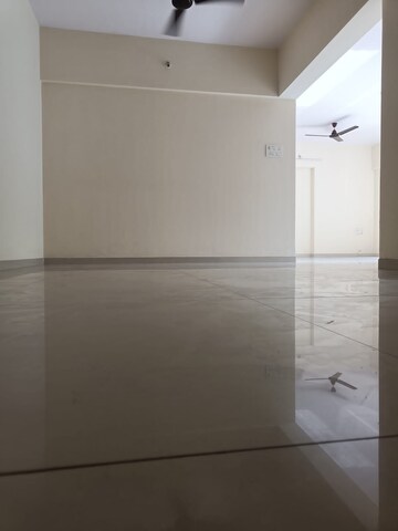Room in 2 BHK Apartment at Lodha Vista, Lower Parel – for Rent