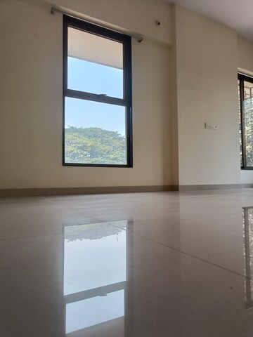 2 BHK Apartment For Rent in Lodha Vista, Lower Parel