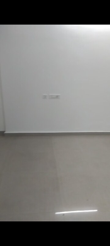 Furnished Amenities in 2 BHK Apartment at Man Opus, Mira Road – for Rent