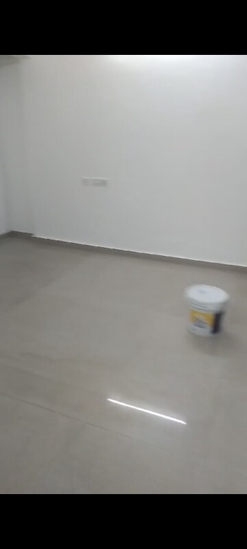 Room in 2 BHK Apartment at Man Opus, Mira Road – for Rent
