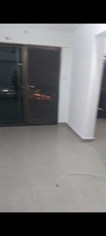 Room in 2 BHK Apartment at Man Opus, Mira Road – for Rent