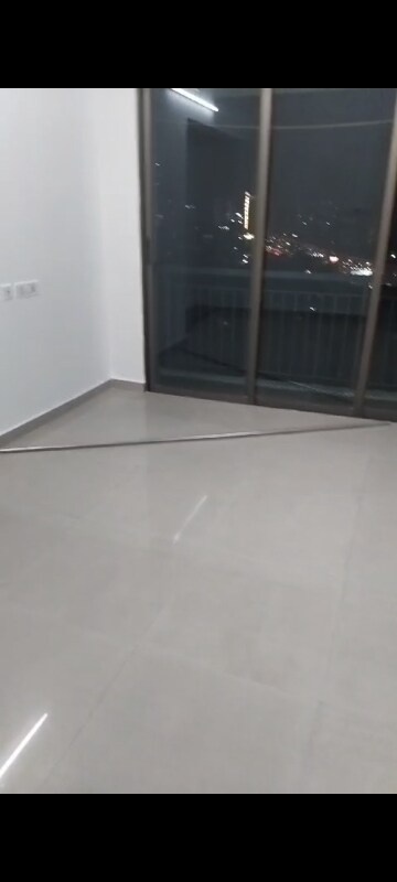 Room in 2 BHK Apartment at Man Opus, Mira Road – for Rent