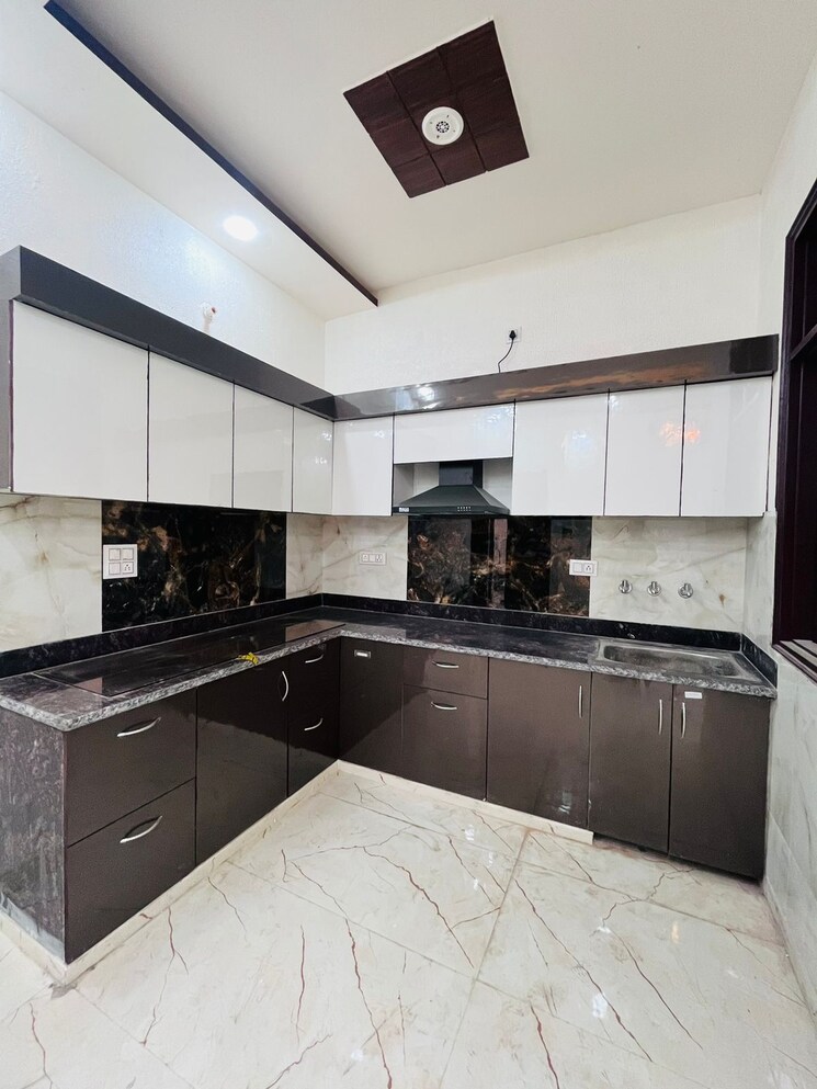 Kitchen, madhavpuram 3 Bedroom 128 Sq.Yd. Apartment In Madhavpuram Meerut 8035568