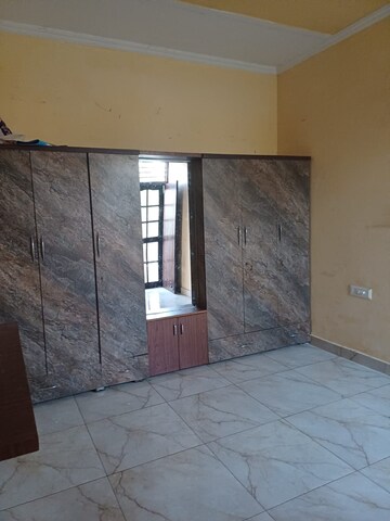 Room in 3 BHK Independent House at Sector 115 – for Sale
