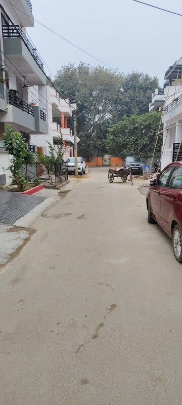  Plot – Exterior View View at Gomti Nagar - for Sale