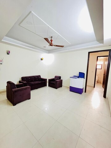 Master Bedroom in 3 BHK Builder Floor at Paryavaran Complex – for Rent