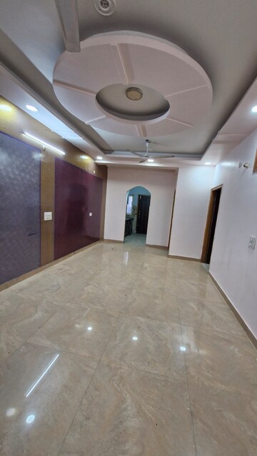 Master Bedroom in 2 BHK Builder Floor at Gms Road – for Rent