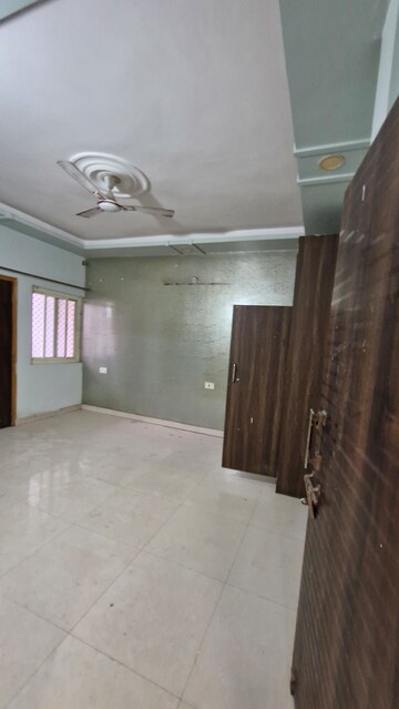 Master Bedroom in 2 BHK Builder Floor at Gms Road – for Rent