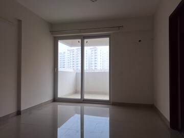 Room in 3 BHK Apartment at Ramprastha City The Edge Towers, Sector 37d – for Rent