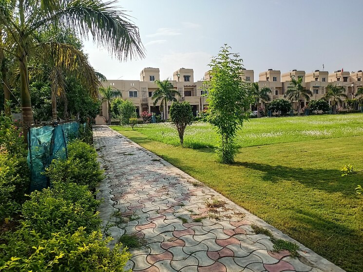 Garden, wing-lucknow-greens-plots  1750 Sq.Ft. Plot In Sultanpur Road Lucknow 8035632