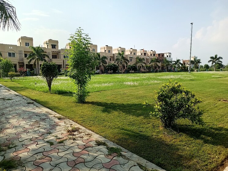 Garden, wing-lucknow-greens-plots  1500 Sq.Ft. Plot In Sultanpur Road Lucknow 8035652