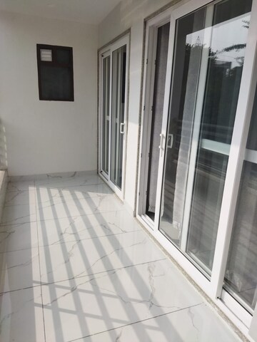 Balcony in 3 BHK Builder Floor at Ansal Sushant Lok I, Sector 43 – for Rent