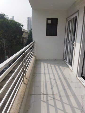Balcony in 3 BHK Builder Floor at Ansal Sushant Lok I, Sector 43 – for Rent