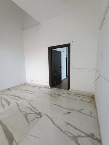 Room in 3.5 BHK Villa at Amrapali Leisure Valley, Tech Zone 4 Greater Noida – for Rent