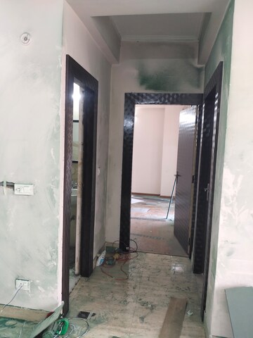 Building Lobby in 2.5 BHK Apartment at Amrapali Golf Homes, Sector 4 Greater Noida – for Rent