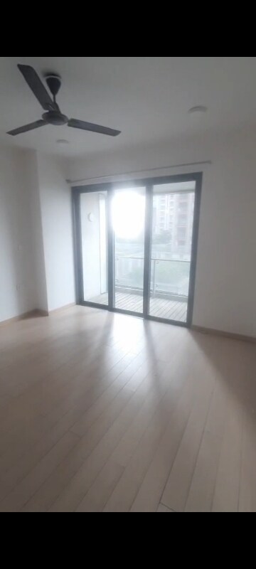 Room in 2 BHK Apartment at Lodha New Cuffe Parade, Wadala – for Rent