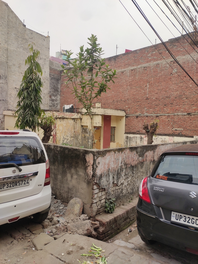 Plot For Sale in Vikas Nagar