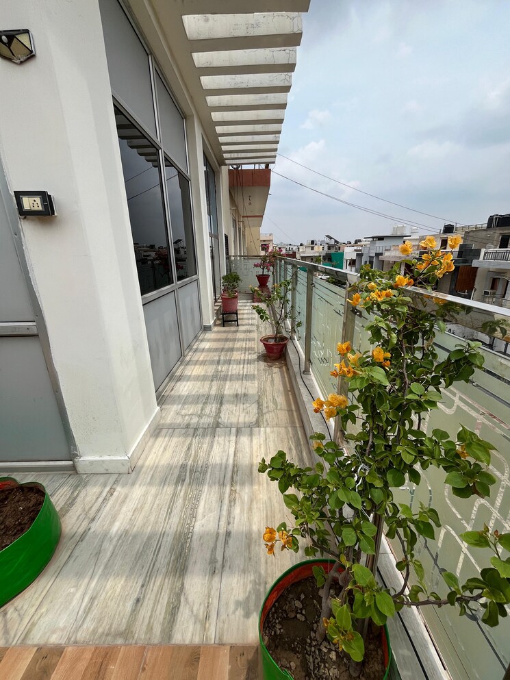 Balcony, sector 117 4 Bedroom 200 Sq.Yd. Independent House In Sector 117 Mohali 8035827
