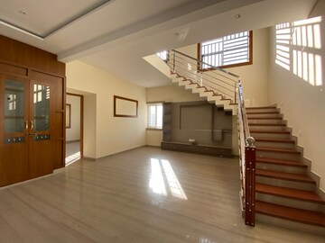 Room in 6 BHK Builder Floor at Thanisandra – for Sale