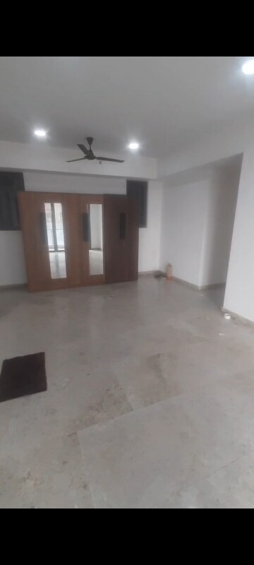 Room in 2 BHK Apartment at Lodha New Cuffe Parade, Wadala – for Rent
